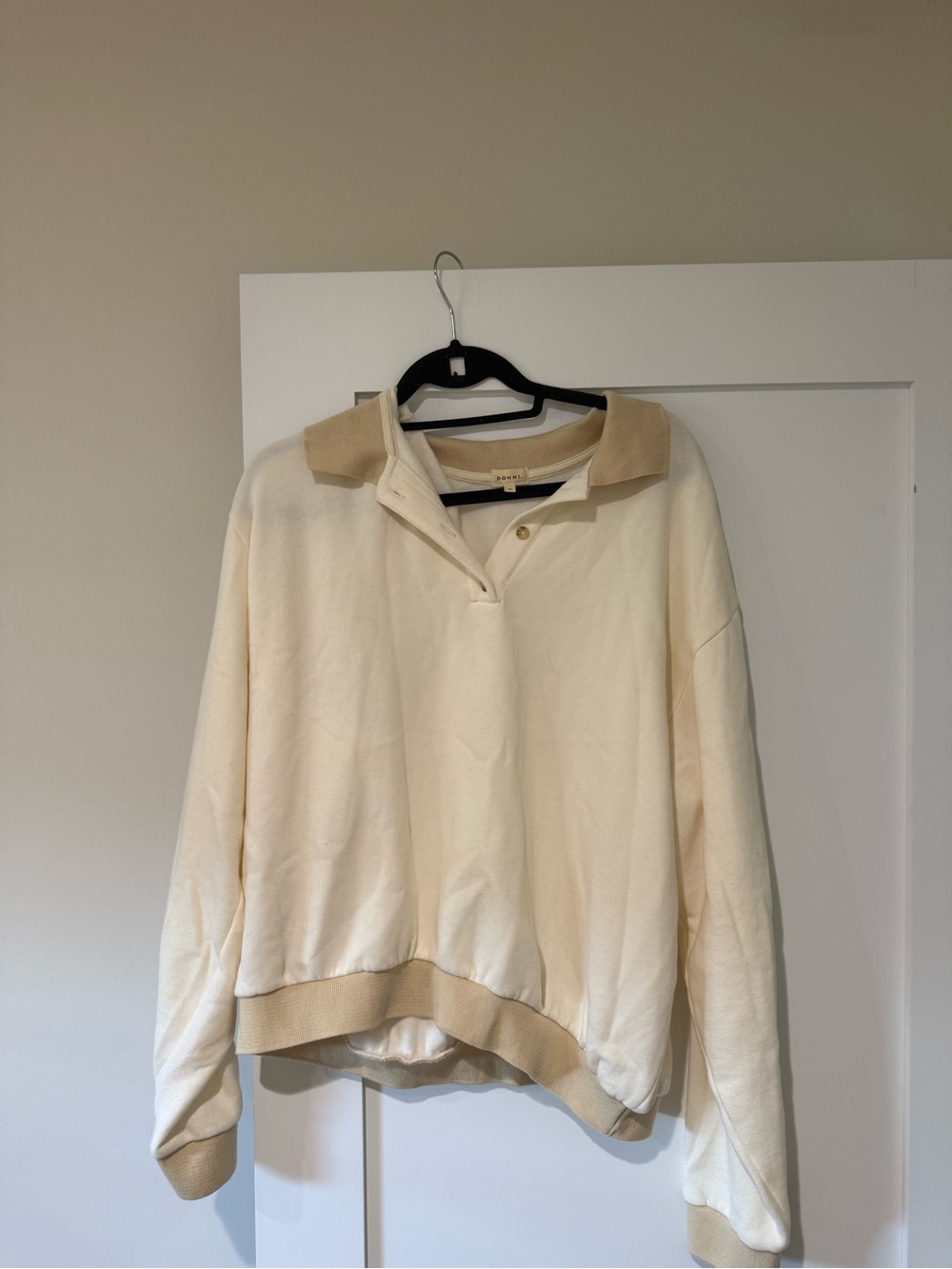 Donni. Cream Long-Sleeve Polo Sweatshirt with Contrast Collar